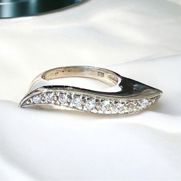 VTG | Rhinestone Sterling Silver Ring (6.75) - Picture 6 of 8